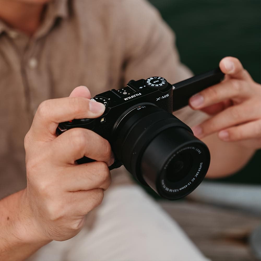 FUJIFILM X-M5 + XC15-45mm Kit Negro, view 2