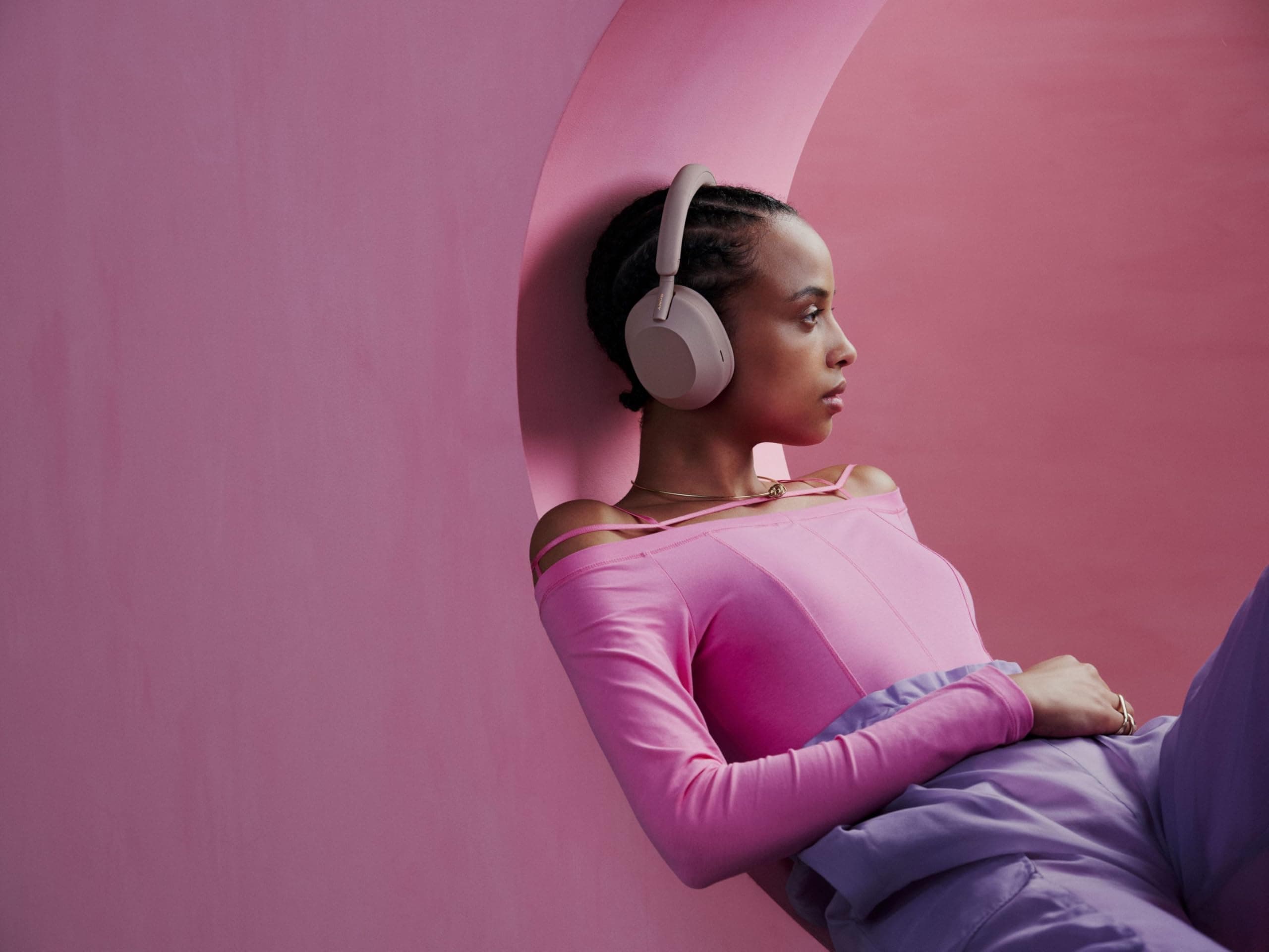 Sony WH-1000XM5 Premium Noise Canceling Wireless Headphones, Auto NC Optimizer, 30-Hour Battery, Alexa Voice Control, Smoky Pink, view 8